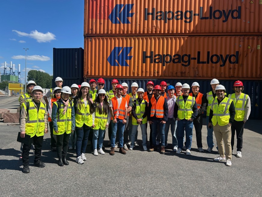 Studierende des Fachgebiet Unternehmensführung und Logistik auf Exkursion