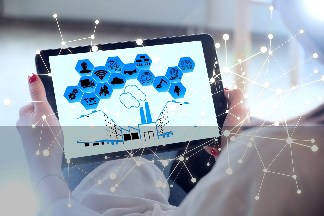 Darstellung einer mehrseitigen digitalen Plattform im Kombinierten Verkehr auf einem Tablet